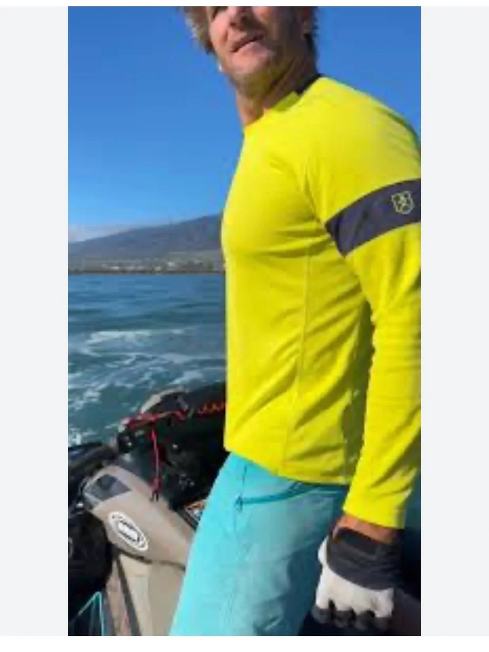 Bluesmiths Men’s The Kanaha Hydrophobic Shirt in Yellow Medium EUC